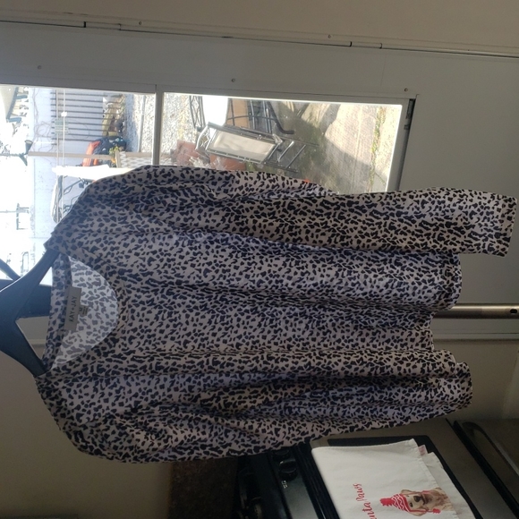 Cute leopard print top - Picture 1 of 1